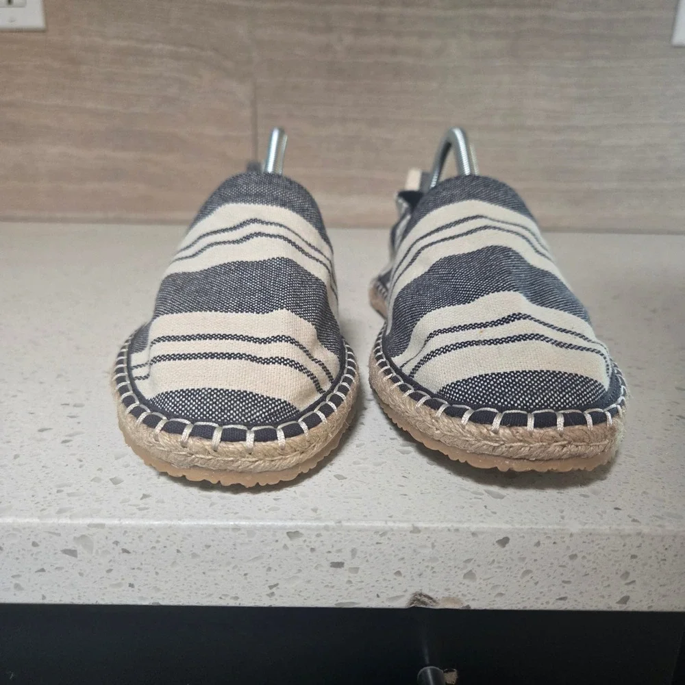 HM Shoes Womens 41 10 Navy Blue Cream Striped Canvas Espadrilles Slip On Flats